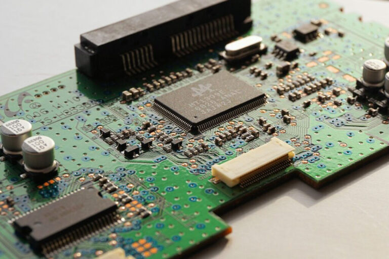 carte de circuit imprimé 1429542 1280 1024x682 1